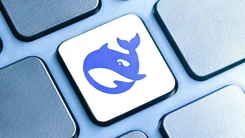DeepSeek 多节点算力集群拓扑与高可用监控分布图